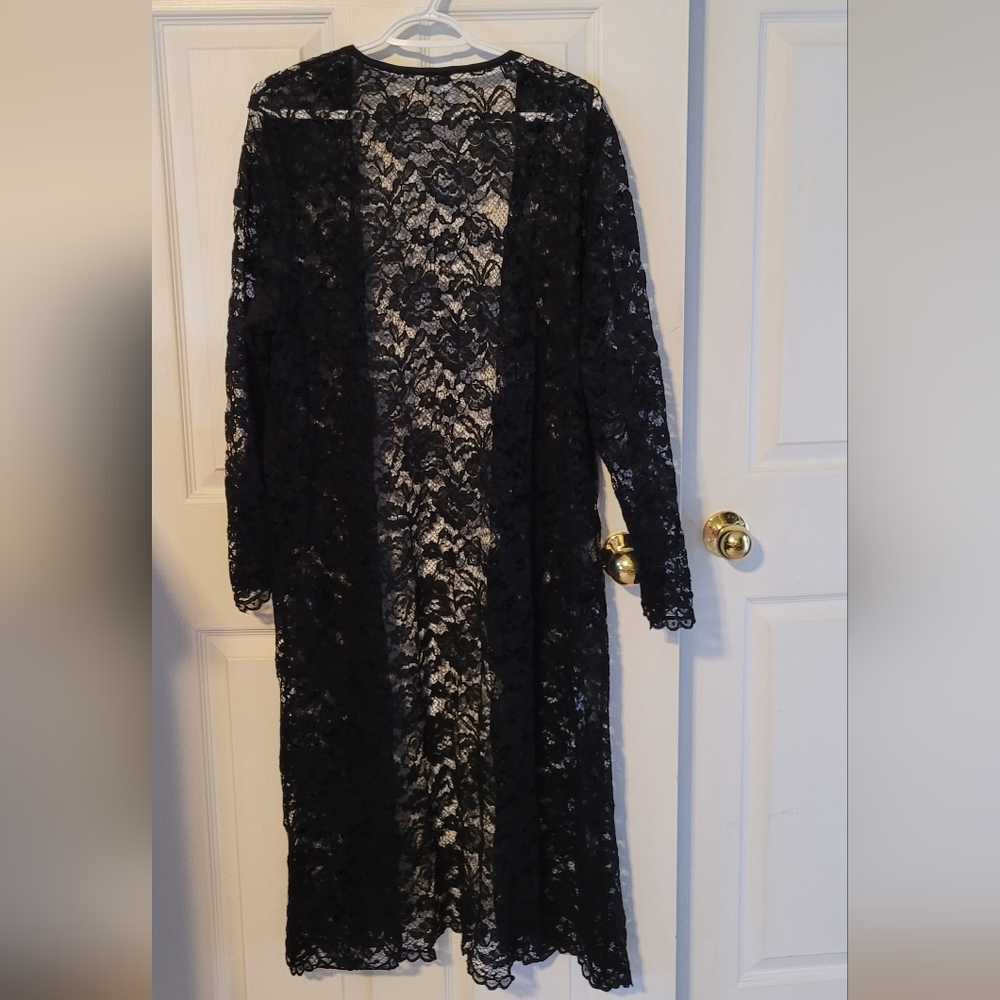 Prima Donna Lace Duster